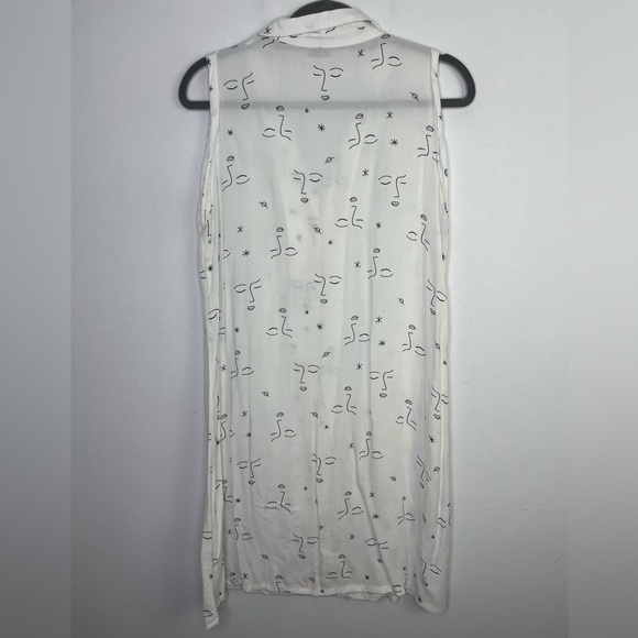 Pimkie white artsy sketch buttons down - Picture 5 of 5